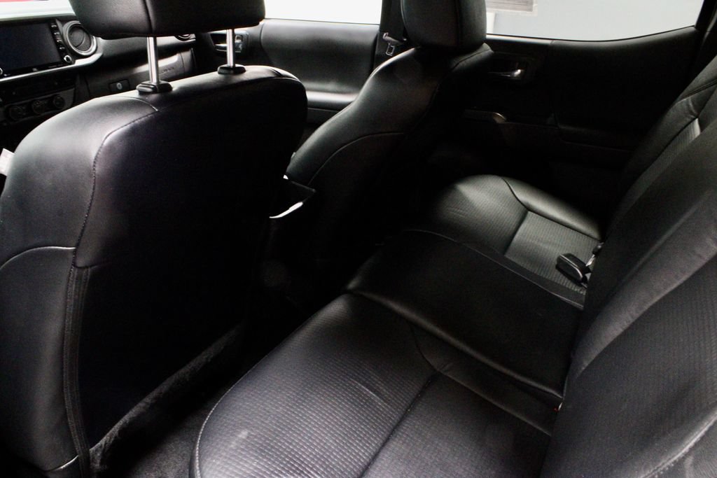 Used 2022 Toyota Tacoma TRD Sport w/ TRD Premium Sport Package AWD/4WD image 22