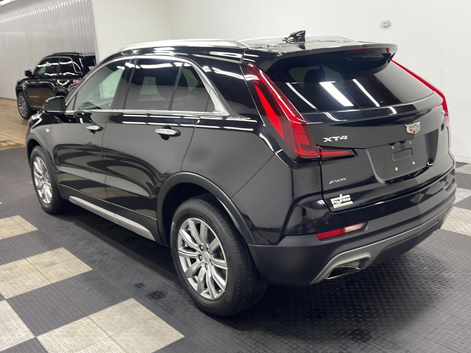 Used 2019 Cadillac XT4 Premium Luxury AWD/4WD image 17