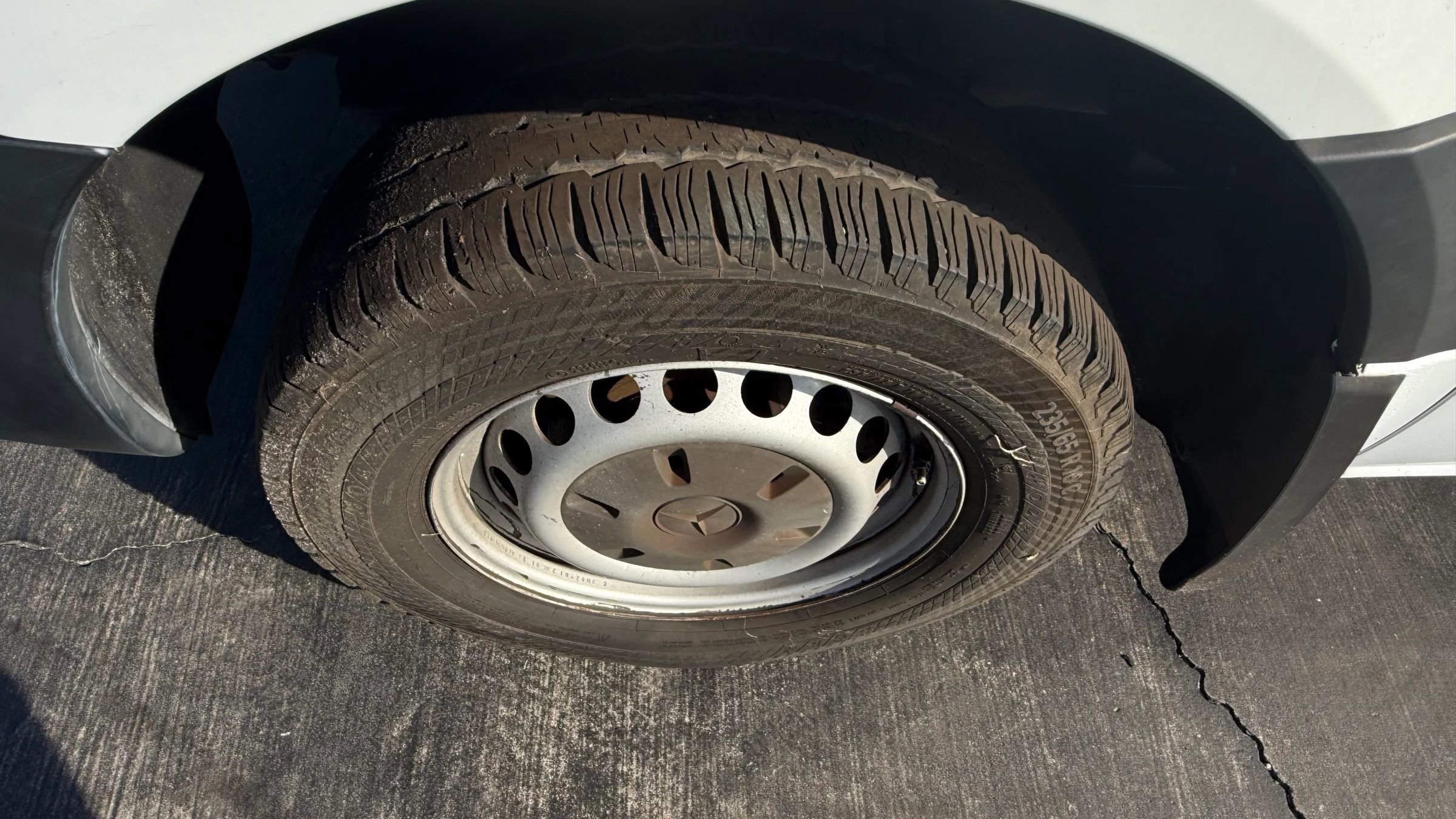 Used 2017 Mercedes-Benz Sprinter 2500 image 18