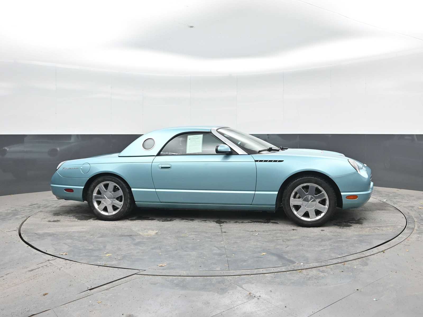 Used 2002 Ford Thunderbird RWD image 9