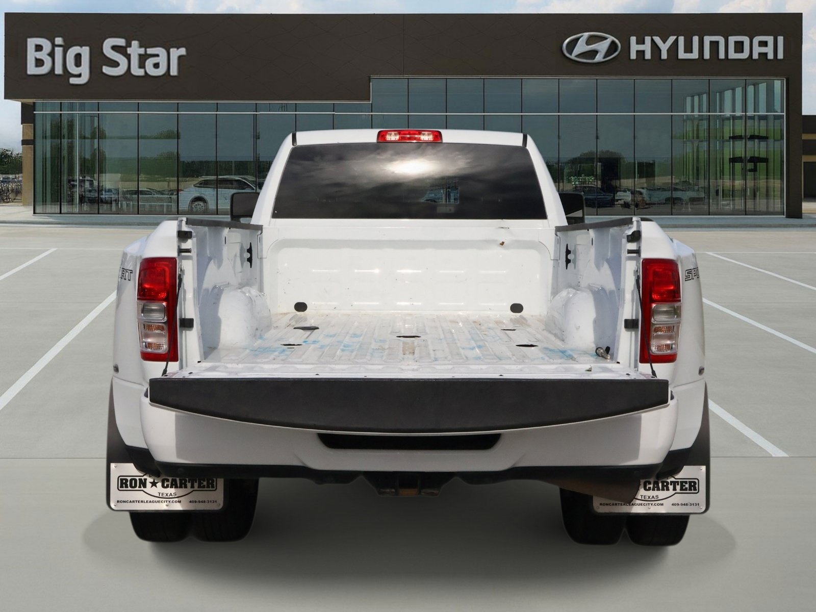 Used 2024 RAM 3500 Lone Star w/ Sport Appearance Package AWD/4WD image 8