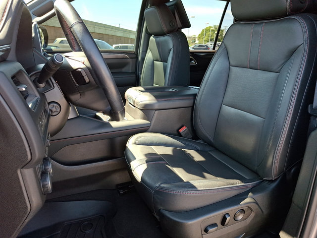 Used 2021 Chevrolet Tahoe RST w/ Luxury Package AWD/4WD image 16