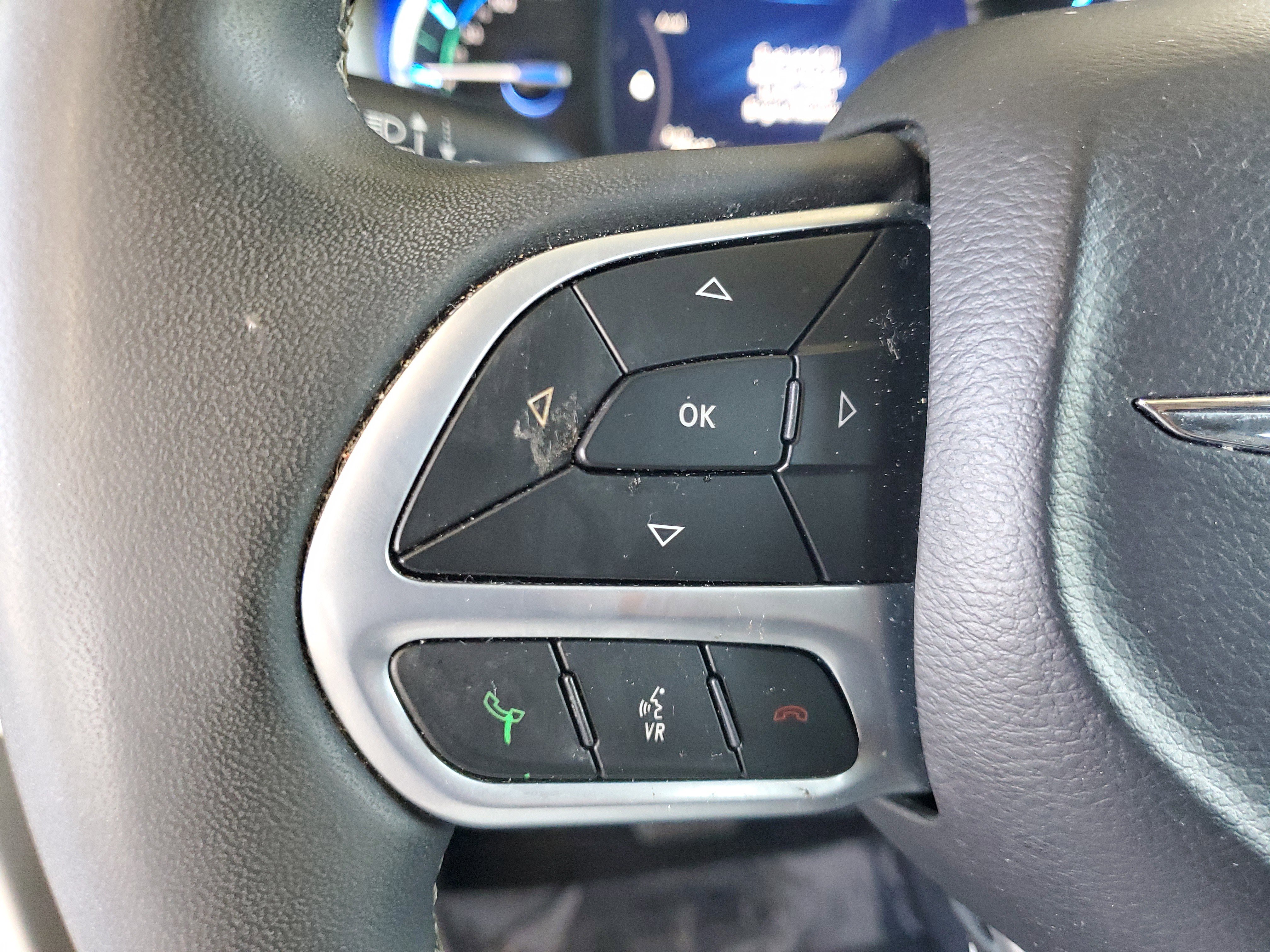 Certified 2023 Chrysler Pacifica Touring-L FWD image 25