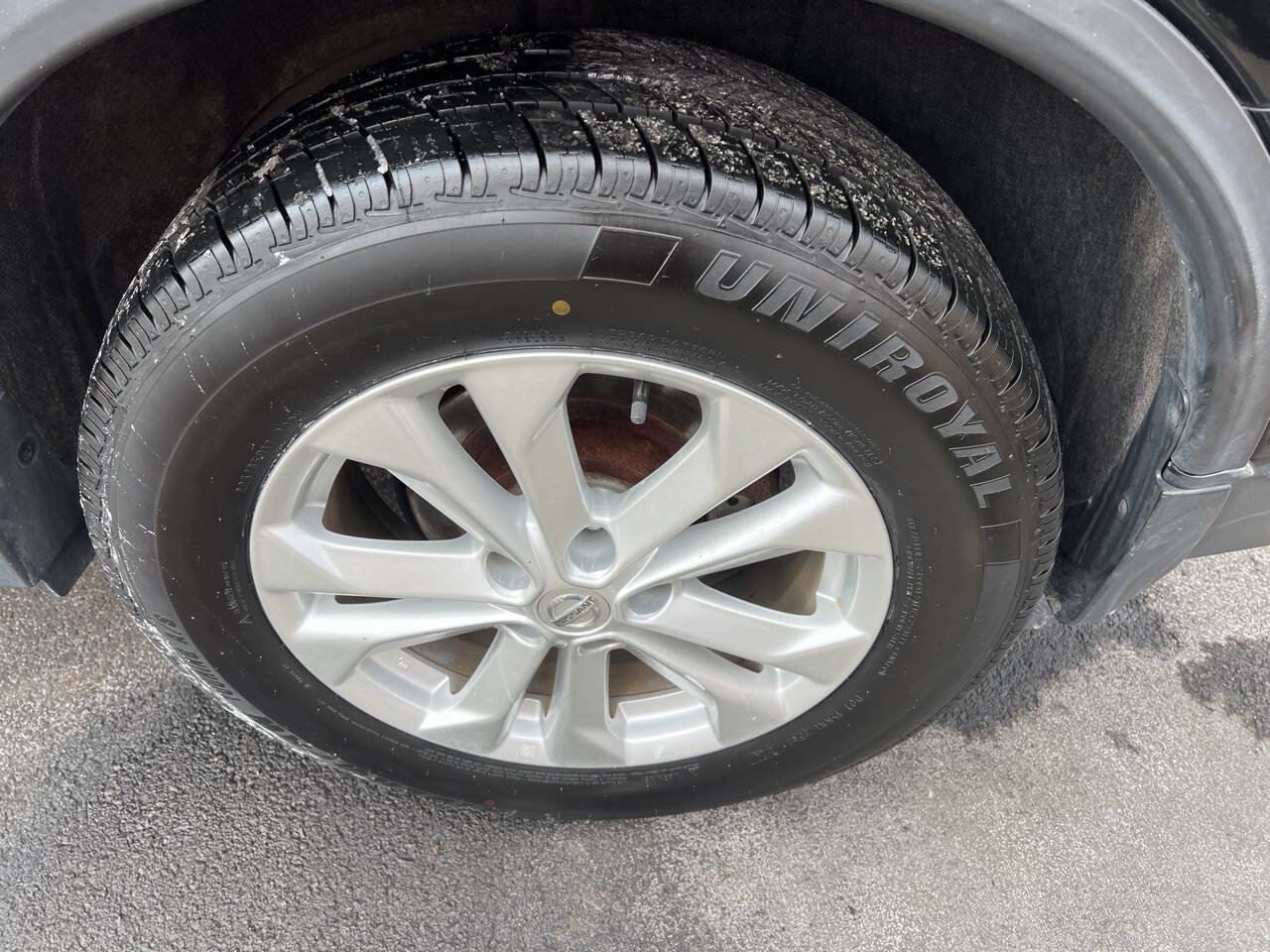Used 2016 Nissan Rogue SV image 10