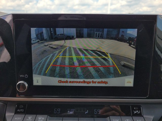 Used 2025 Toyota Camry LE image 13