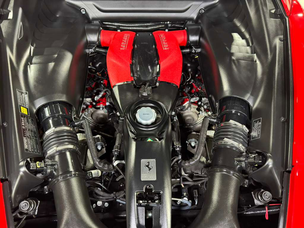 Used 2022 Ferrari F8 Tributo image 39