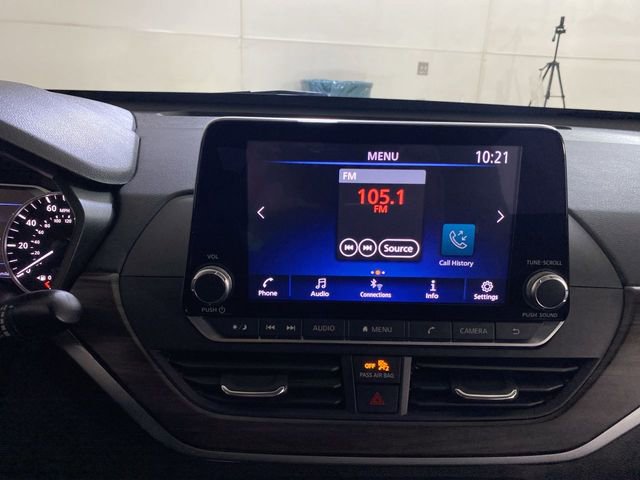 Used 2024 Nissan Altima 2.5 SV FWD image 40