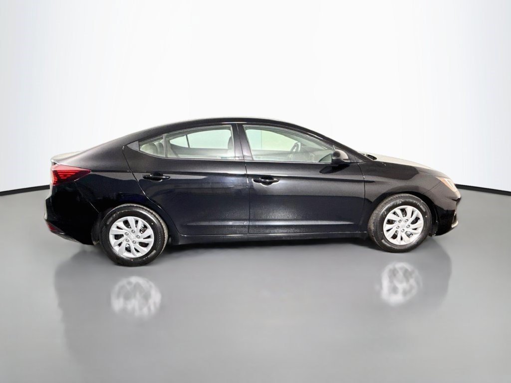 Used 2020 Hyundai Elantra SE FWD image 11