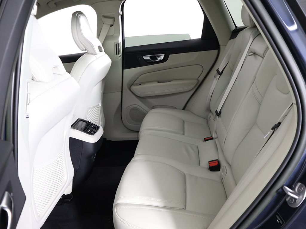Used 2023 Volvo XC60 B6 Ultimate AWD/4WD image 40