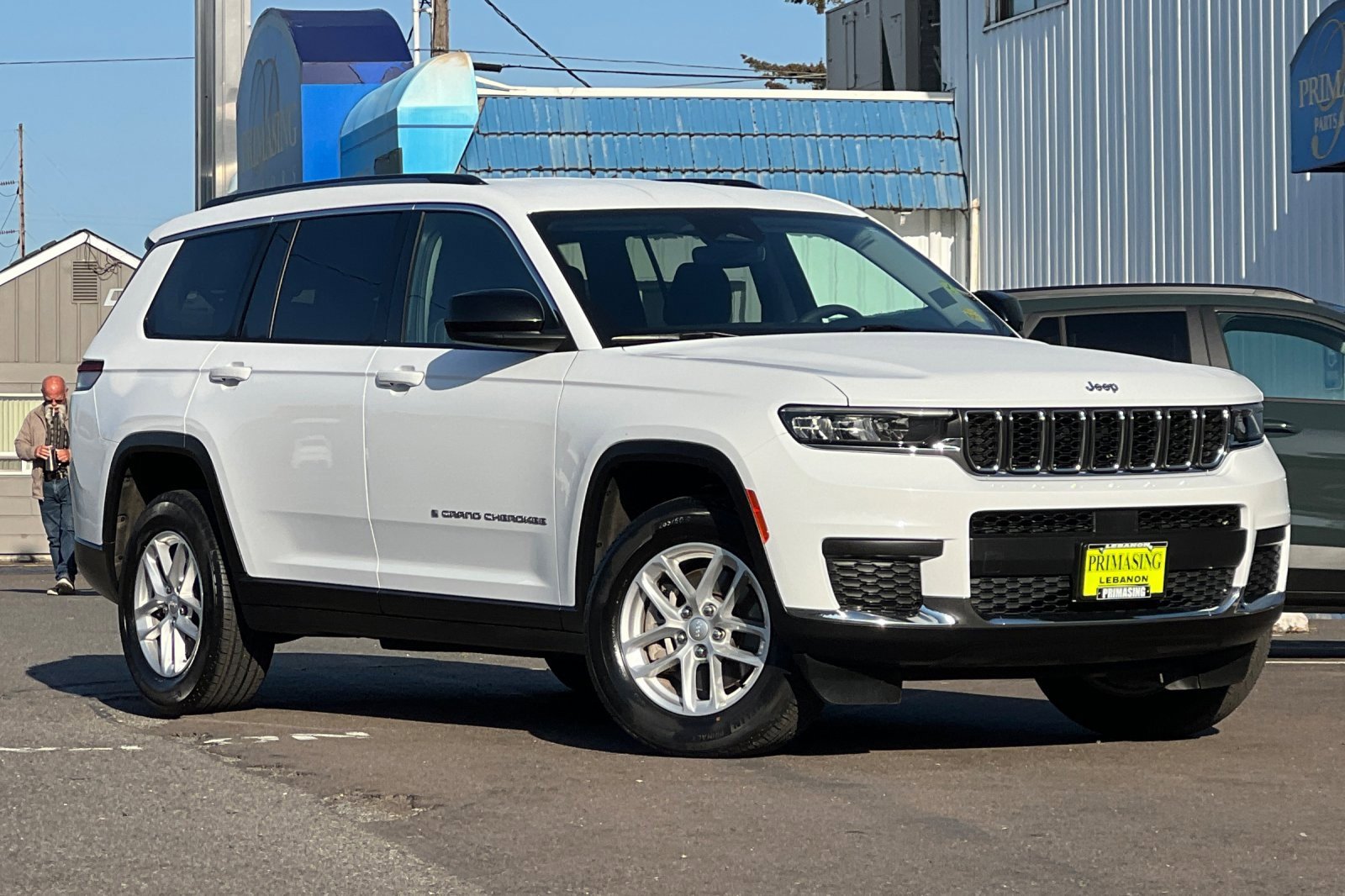 Used 2023 Jeep Grand Cherokee L Laredo image 2