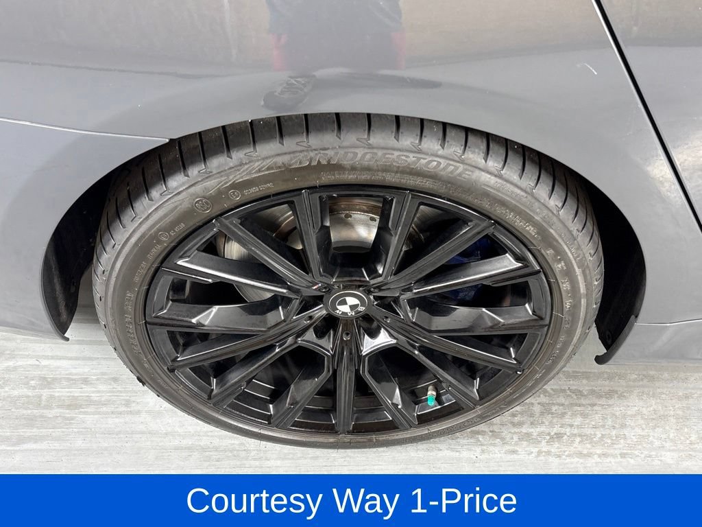 Used 2021 BMW 740i w/ M Sport Package RWD image 12
