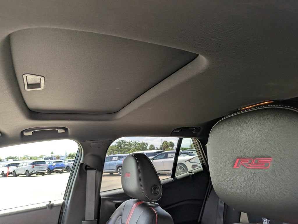Used 2024 Chevrolet Trax RS w/ Sunroof Package FWD image 22