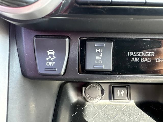Used 2019 Toyota RAV4 XLE w/ Convenience Package AWD/4WD image 10