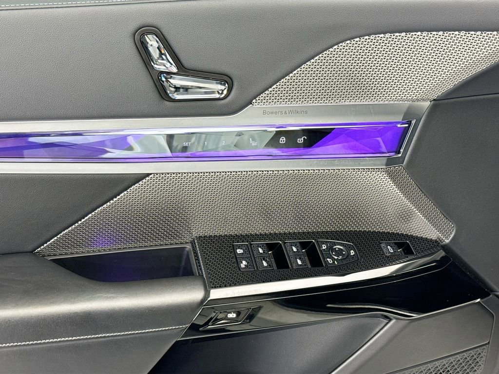 Certified 2023 BMW 740i RWD image 22