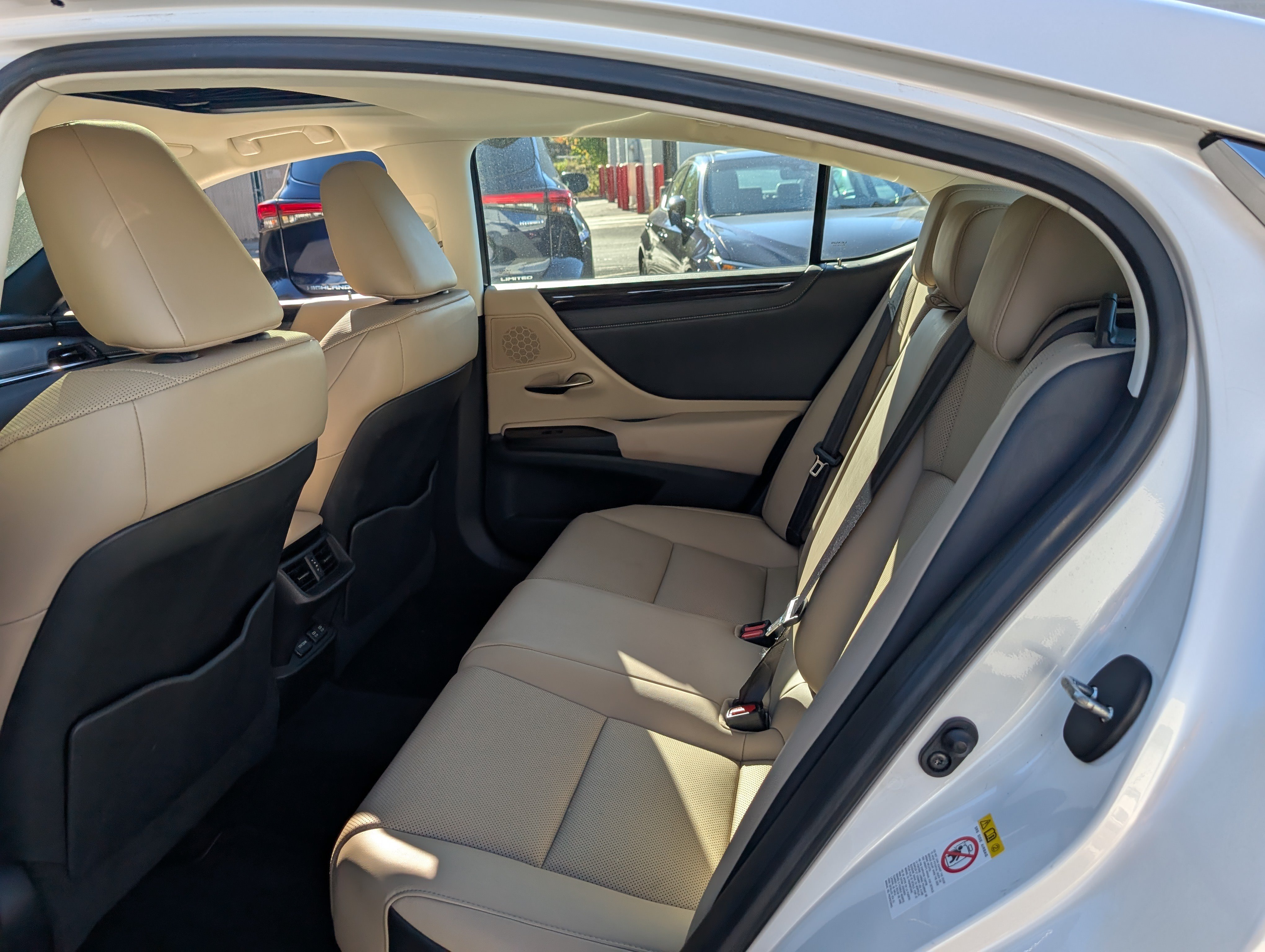 Used 2019 Lexus ES 350 w/ Premium Package FWD image 14