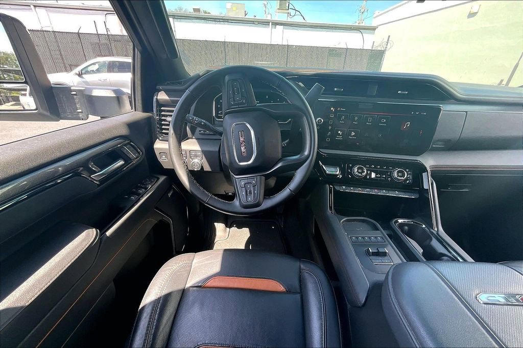 Used 2025 GMC Sierra 2500 AT4 w/ AT4 Premium Plus Package image 9