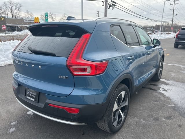 Certified 2025 Volvo XC40 B5 Plus AWD/4WD image 5