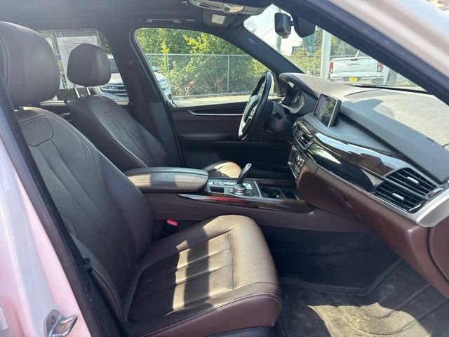 Used 2017 BMW X5 xDrive35i w/ Lighting Package AWD/4WD image 9