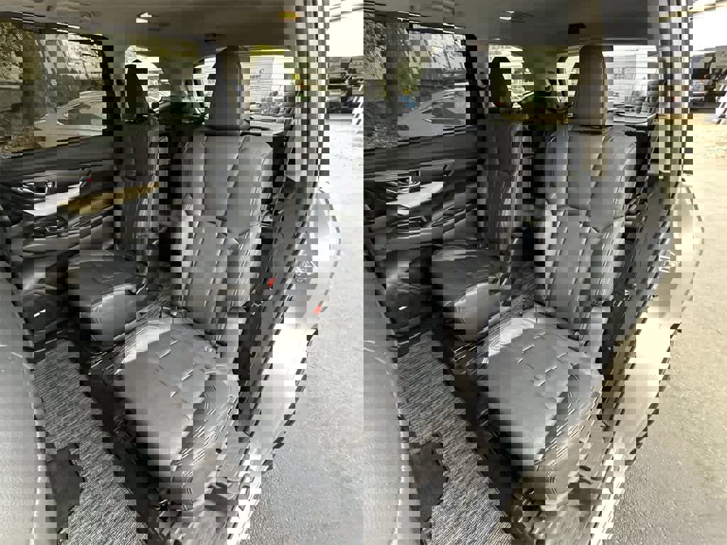 Used 2022 Subaru Ascent Limited w/ Technology Package image 14