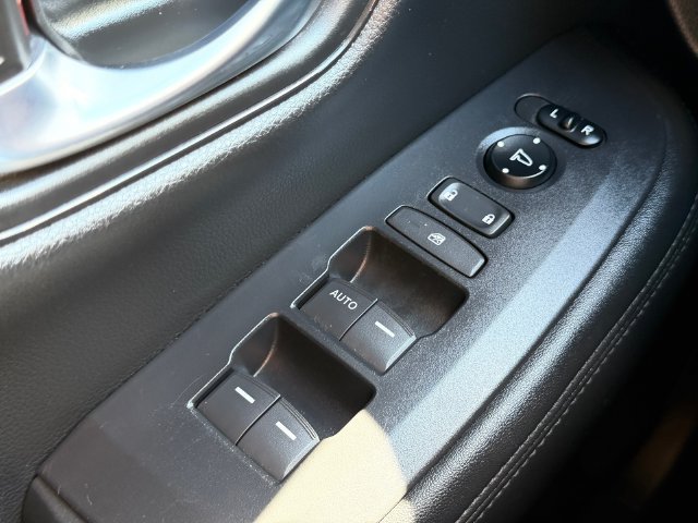 Used 2024 Honda HR-V LX image 29