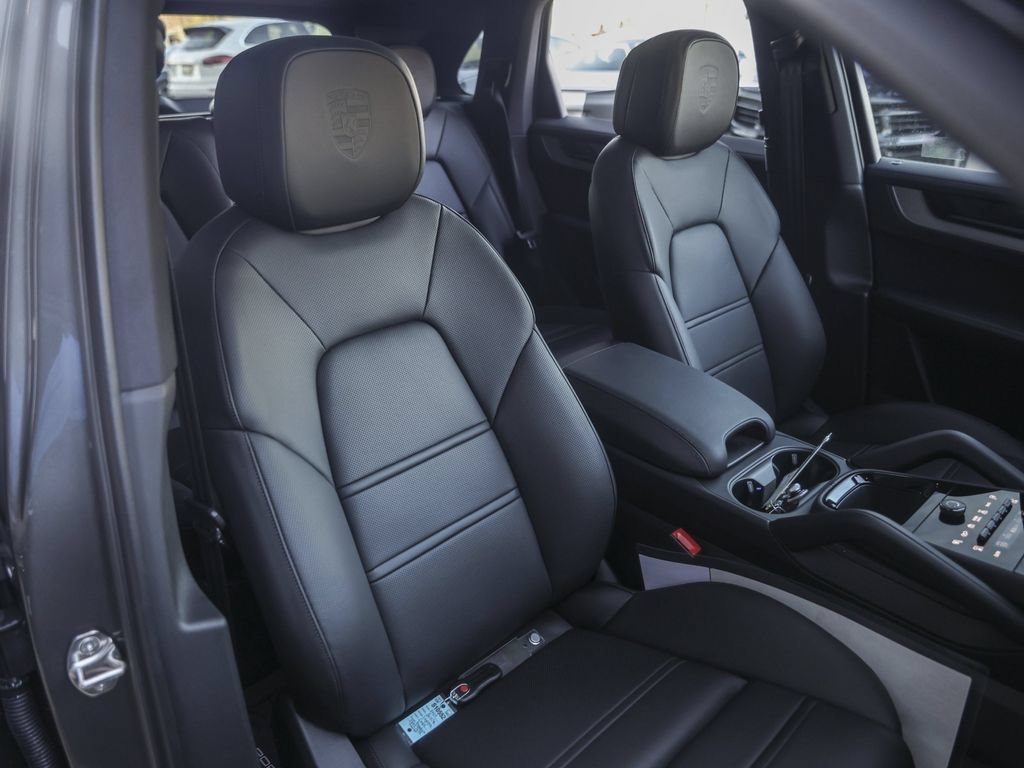 New 2026 Porsche Cayenne AWD/4WD image 38