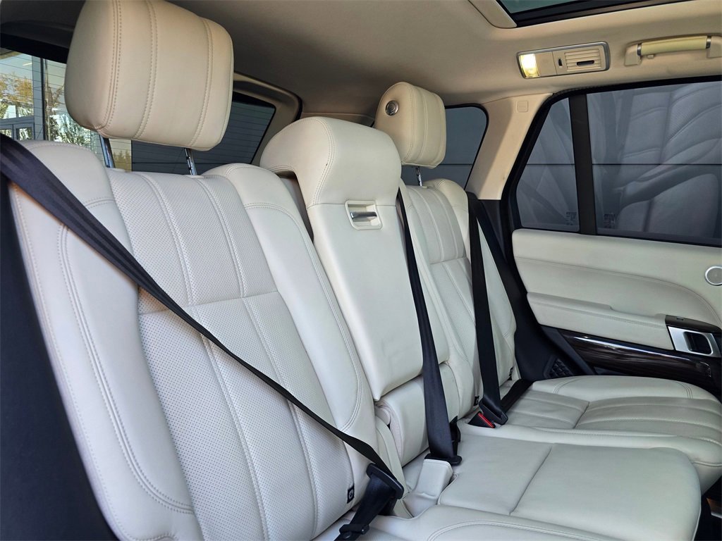 Used 2016 Land Rover Range Rover HSE image 31
