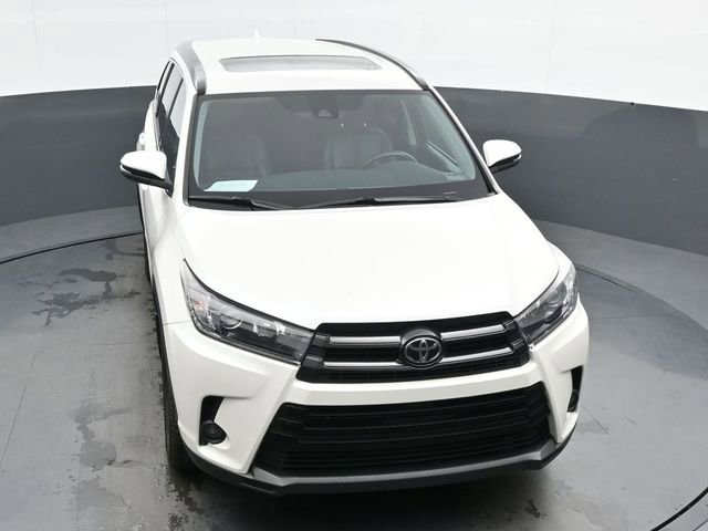 Used 2019 Toyota Highlander SE image 29