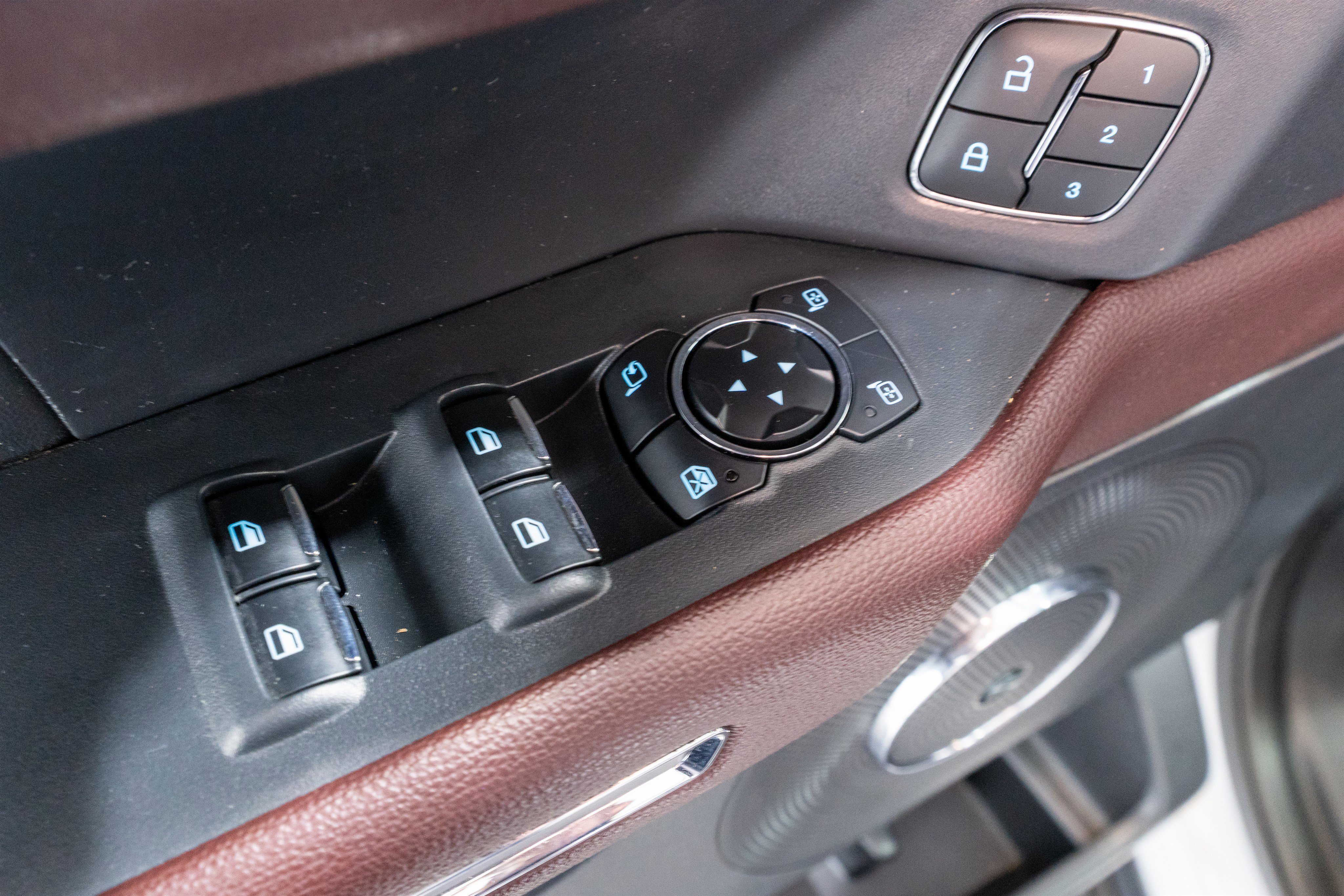 Used 2024 Ford Expedition Limited image 15