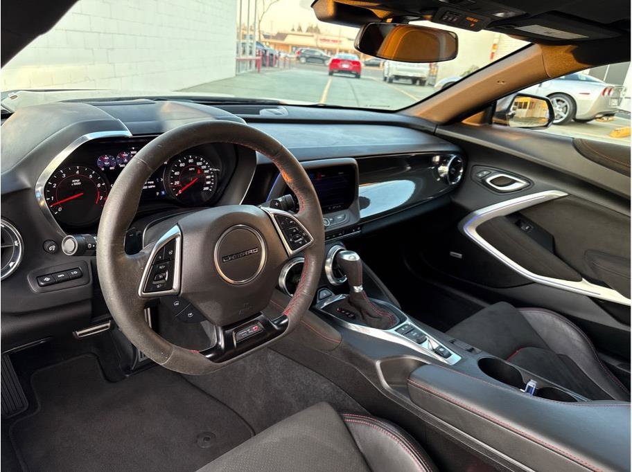 Used 2019 Chevrolet Camaro ZL1 image 17