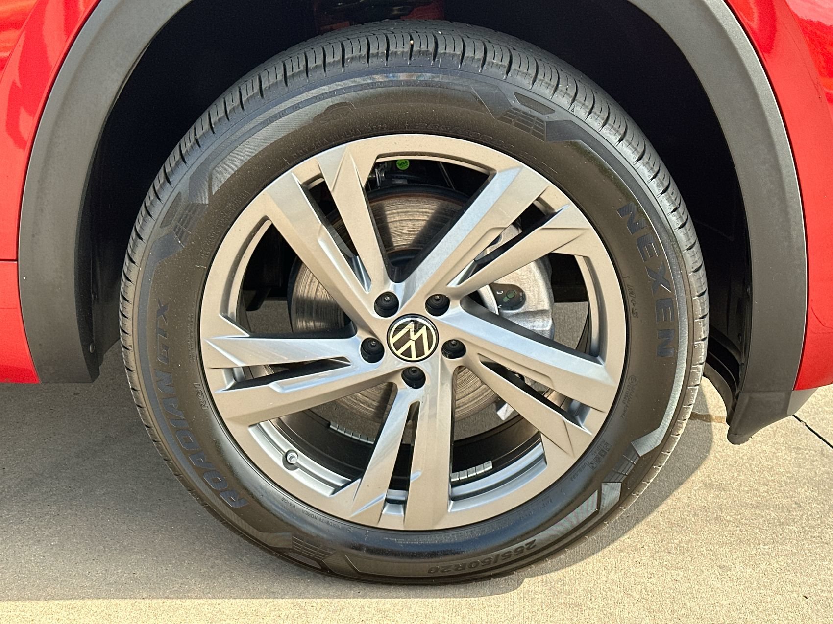 Used 2024 Volkswagen Atlas Cross Sport SEL R-Line AWD/4WD image 10