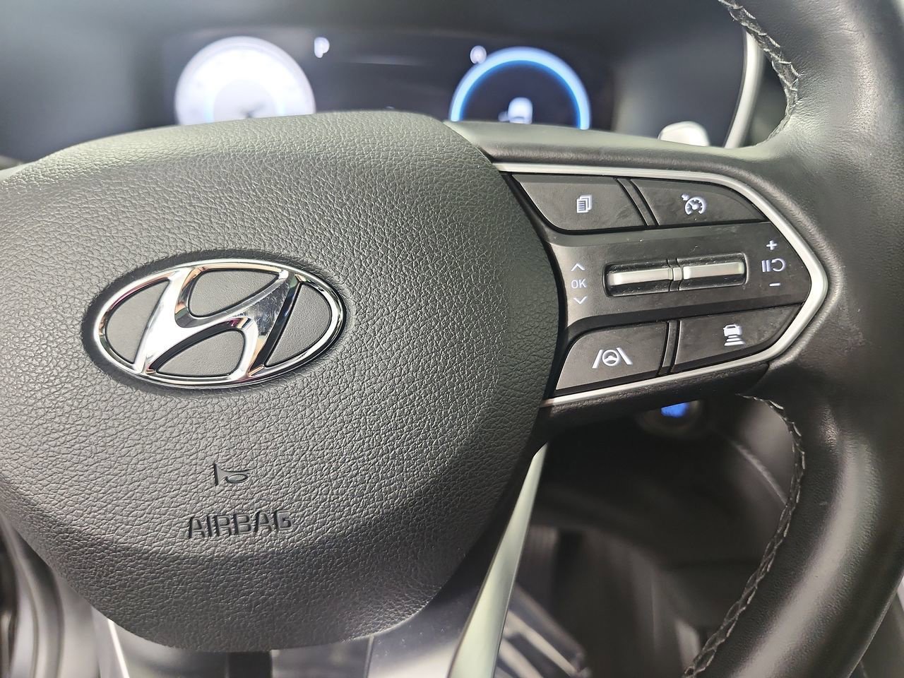 Used 2022 Hyundai Santa Fe Limited AWD/4WD image 13
