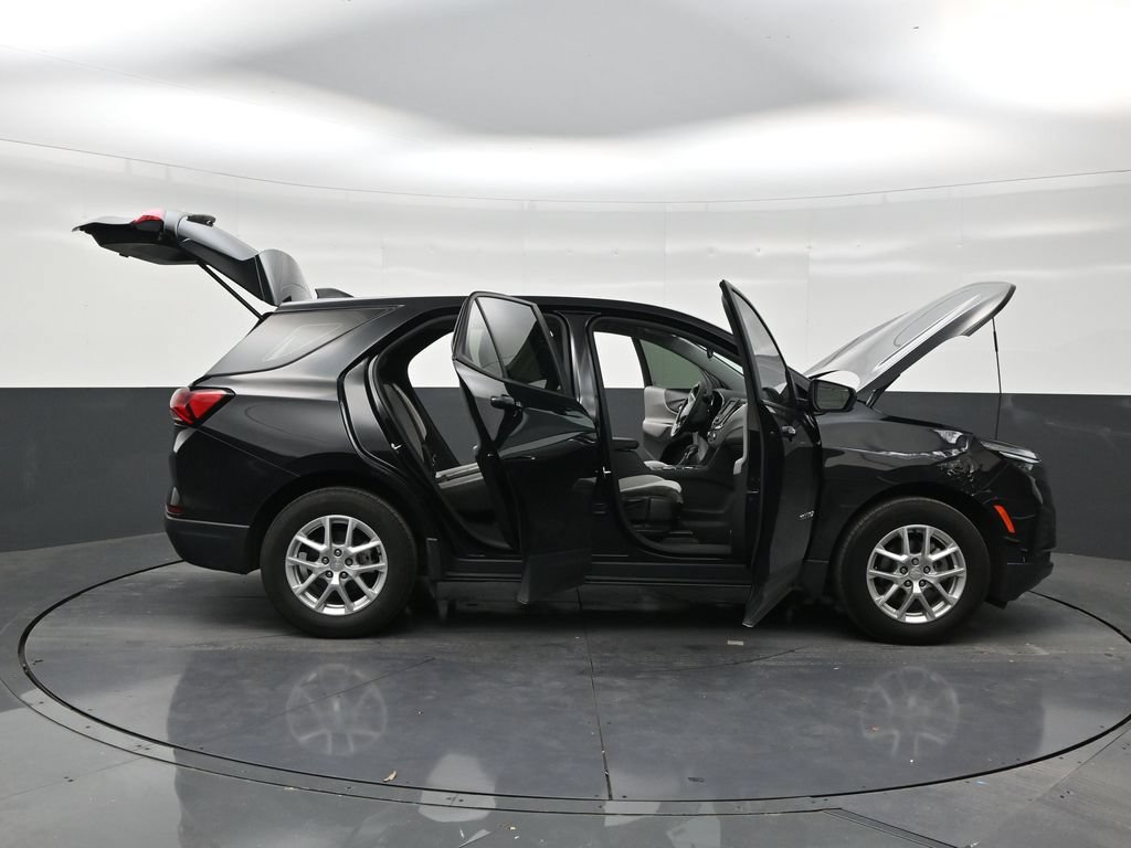 Used 2024 Chevrolet Equinox LS FWD image 28