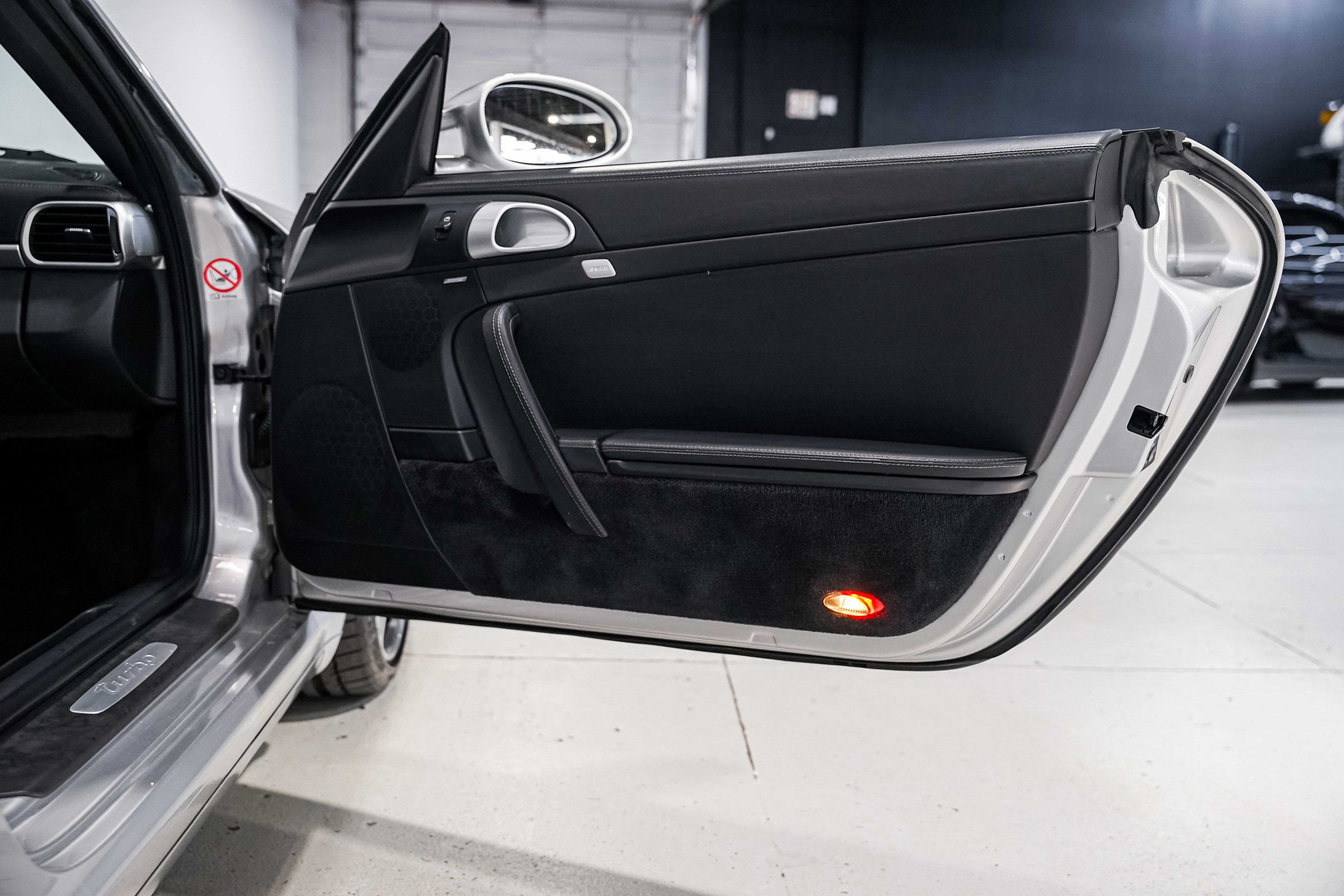 Used 2009 Porsche 911 Turbo image 25