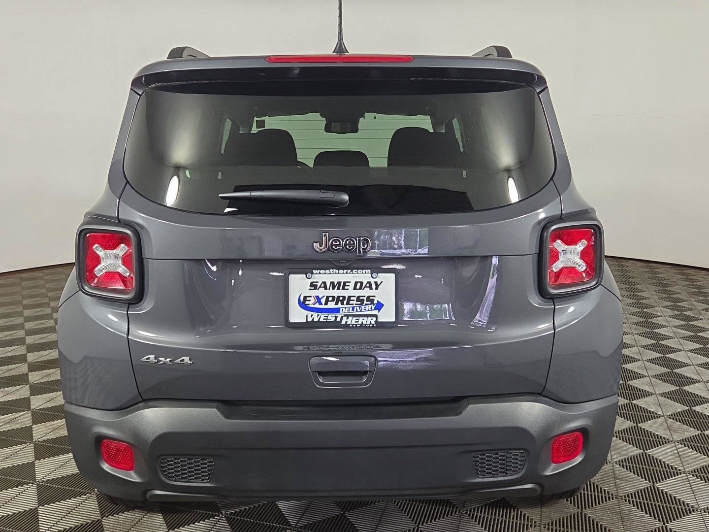 Used 2023 Jeep Renegade Latitude w/ Premium Group AWD/4WD image 8