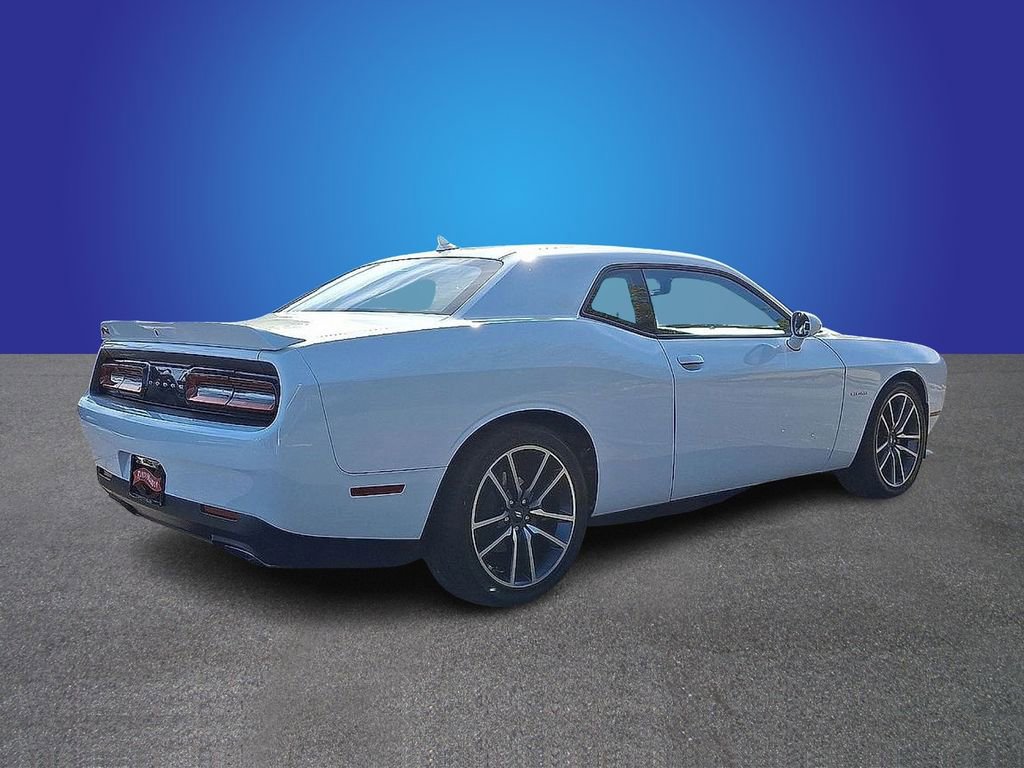 Used 2022 Dodge Challenger R/T w/ Plus Package image 4