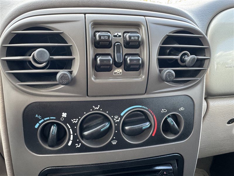 Used 2005 Chrysler PT Cruiser Touring w/ Light Group image 18