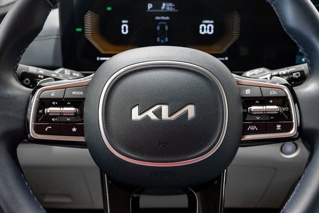 Certified 2025 Kia Carnival EX image 12