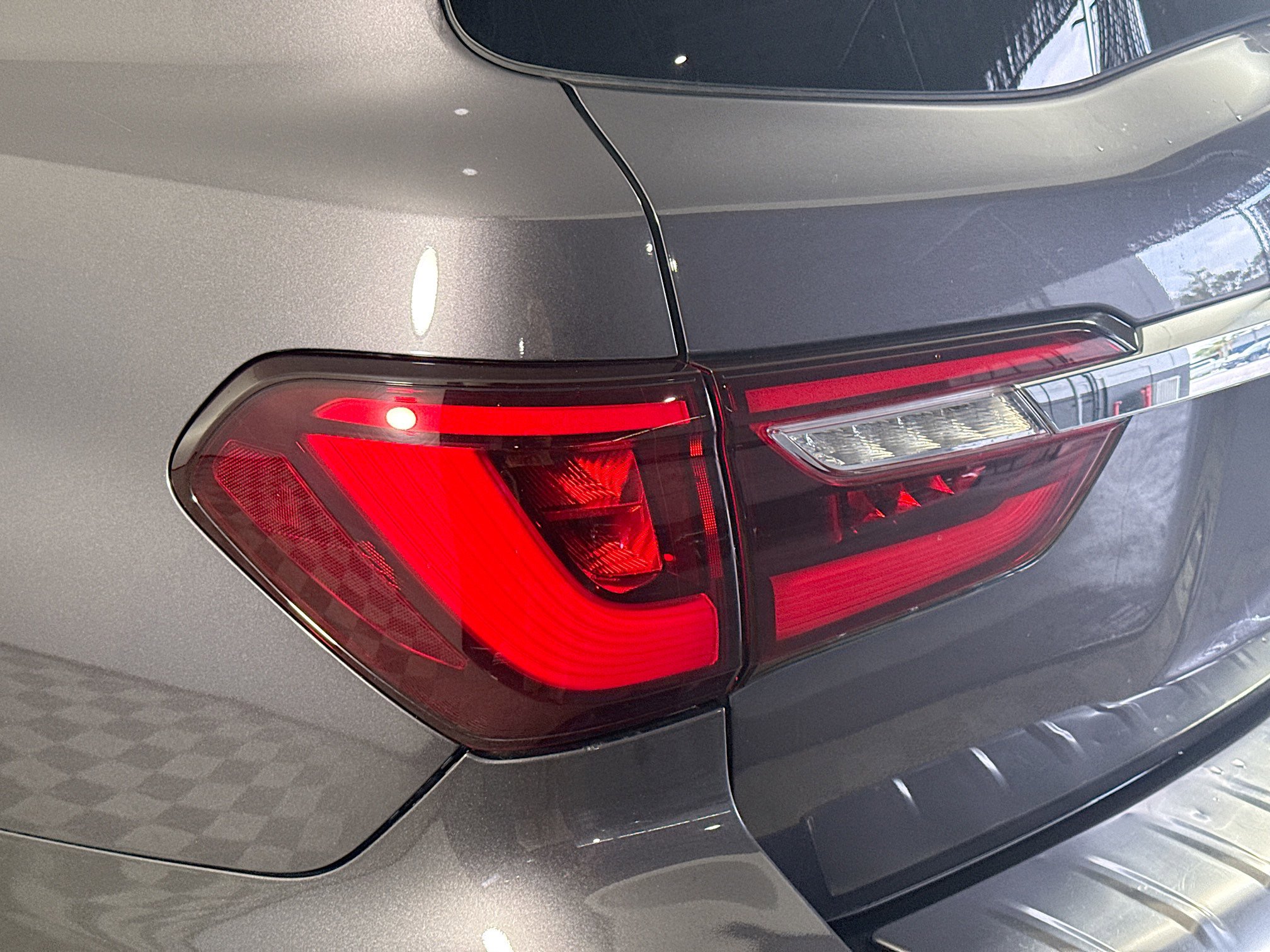 Used 2022 INFINITI QX80 Sensory w/ All-Season Package image 36