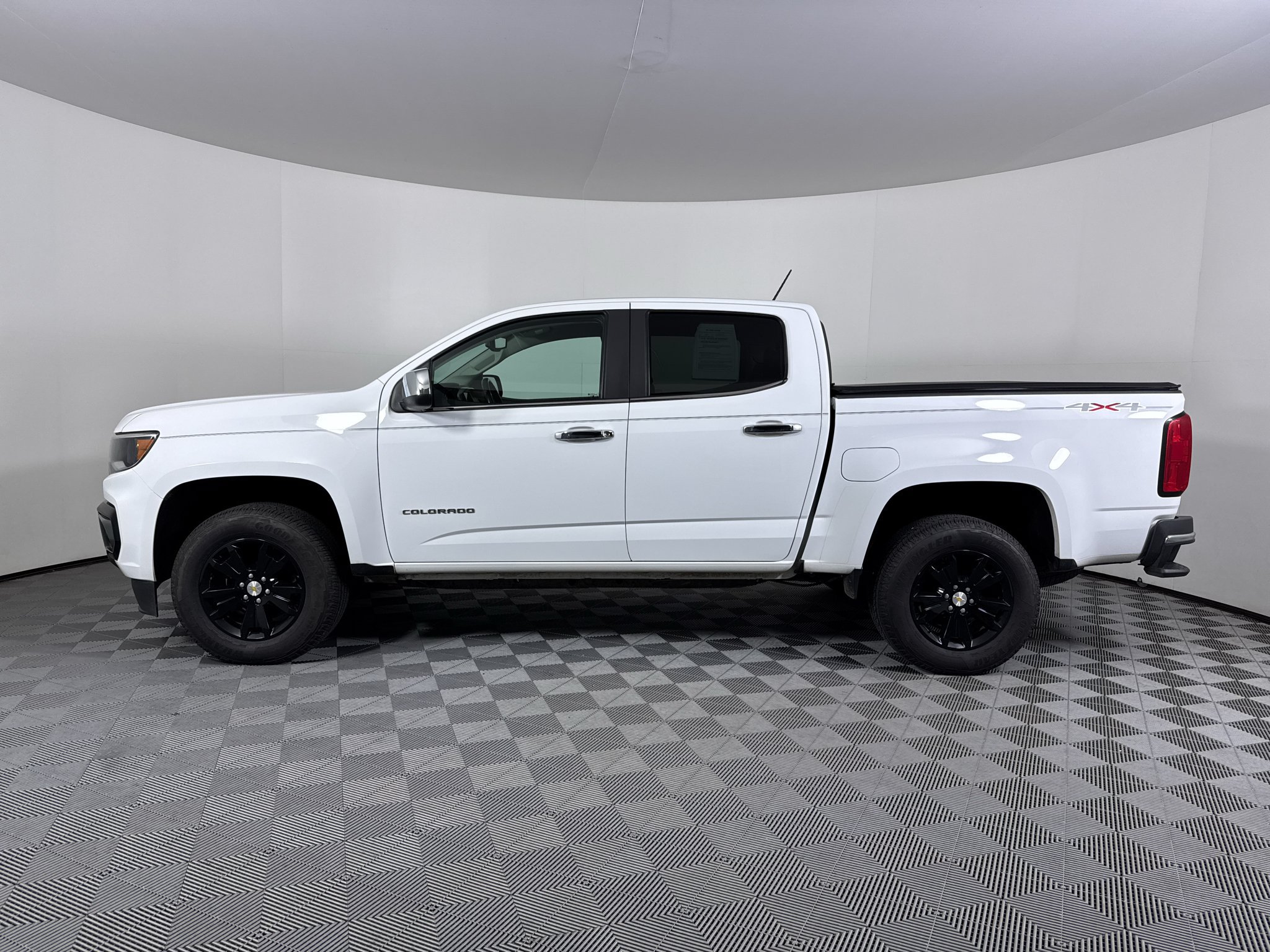 Used 2021 Chevrolet Colorado LT w/ LT Convenience Package AWD/4WD image 9