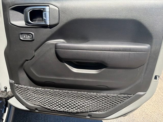 Used 2023 Jeep Wrangler Unlimited AWD/4WD image 32