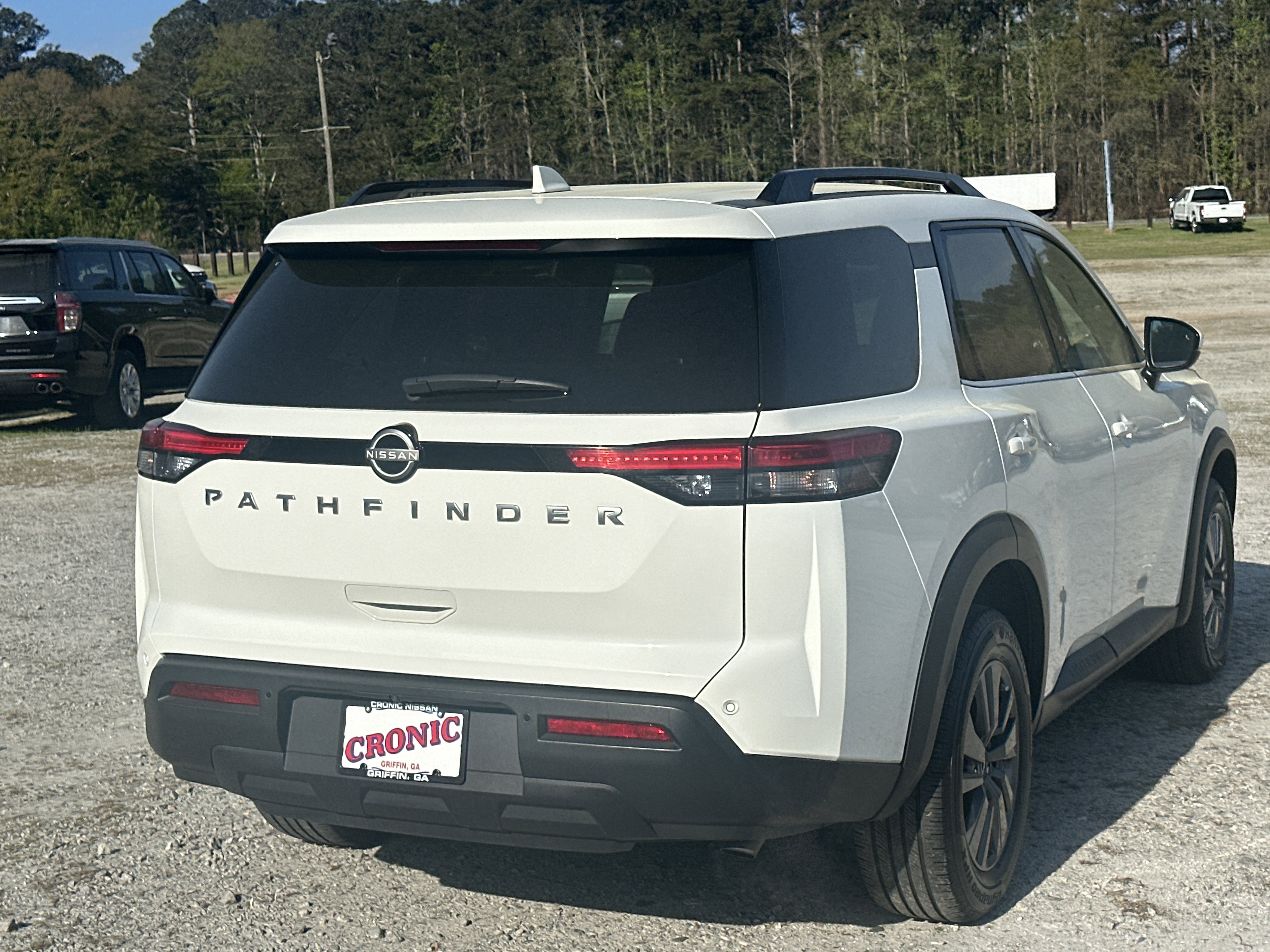 Used 2025 Nissan Pathfinder SV image 5