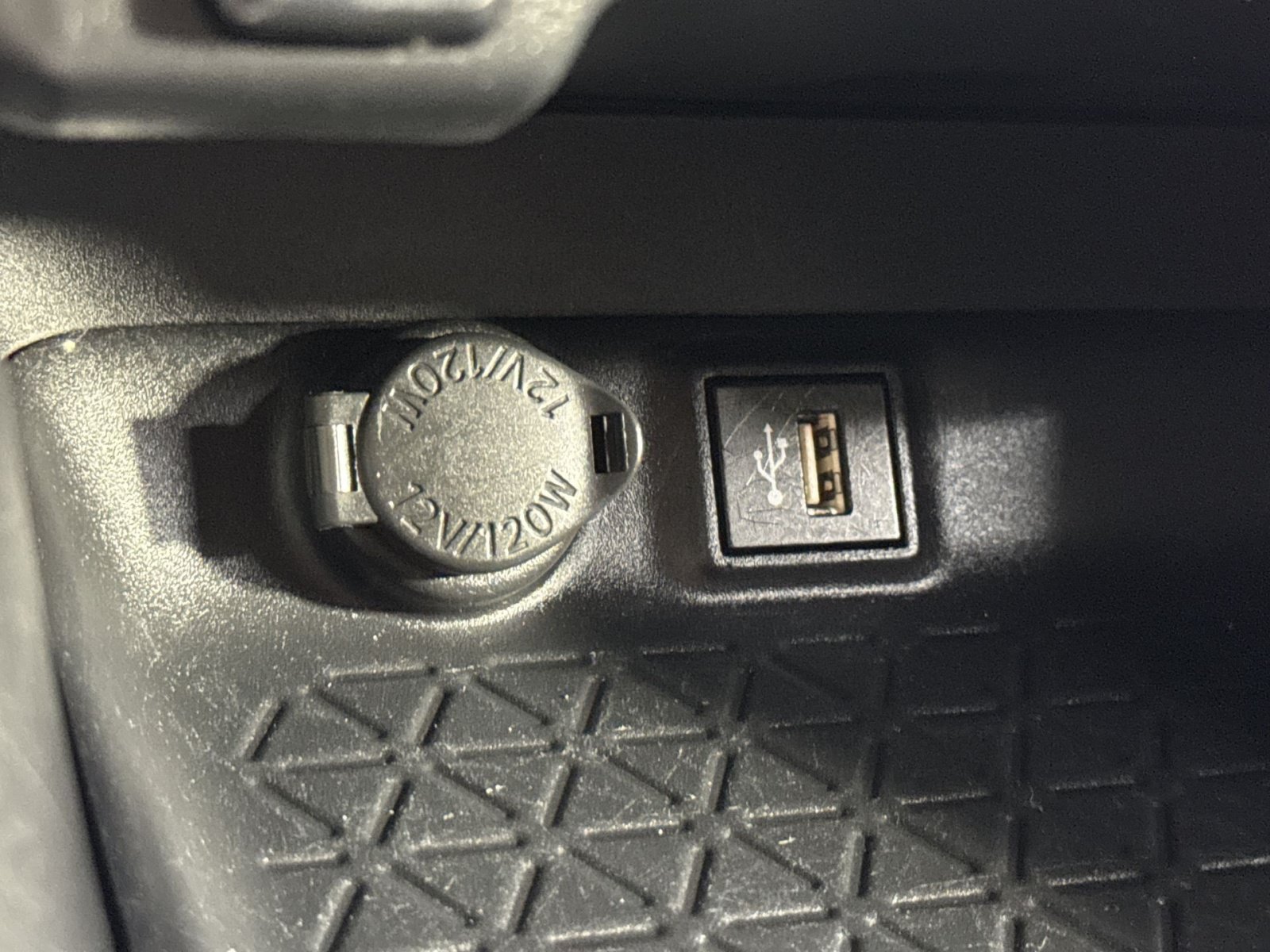 Used 2024 Toyota RAV4 LE AWD/4WD image 42