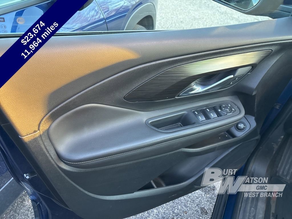 Used 2022 GMC Terrain SLE w/ Driver Convenience Package image 14