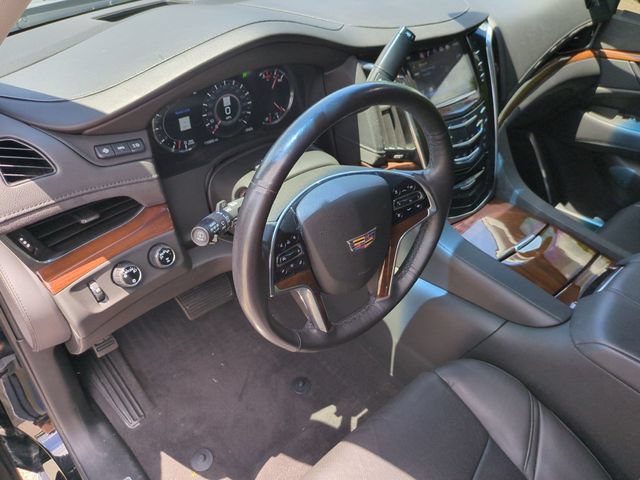 Used 2020 Cadillac Escalade Luxury AWD/4WD image 7