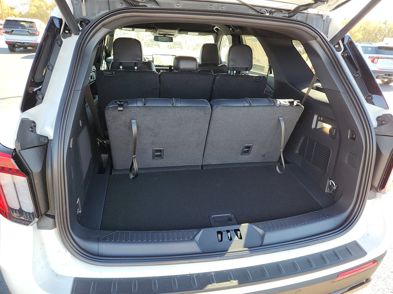 New 2026 Ford Explorer ST-Line w/ Premium Package image 8