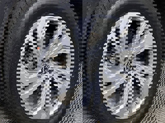 Used 2022 Volkswagen Atlas SE image 34