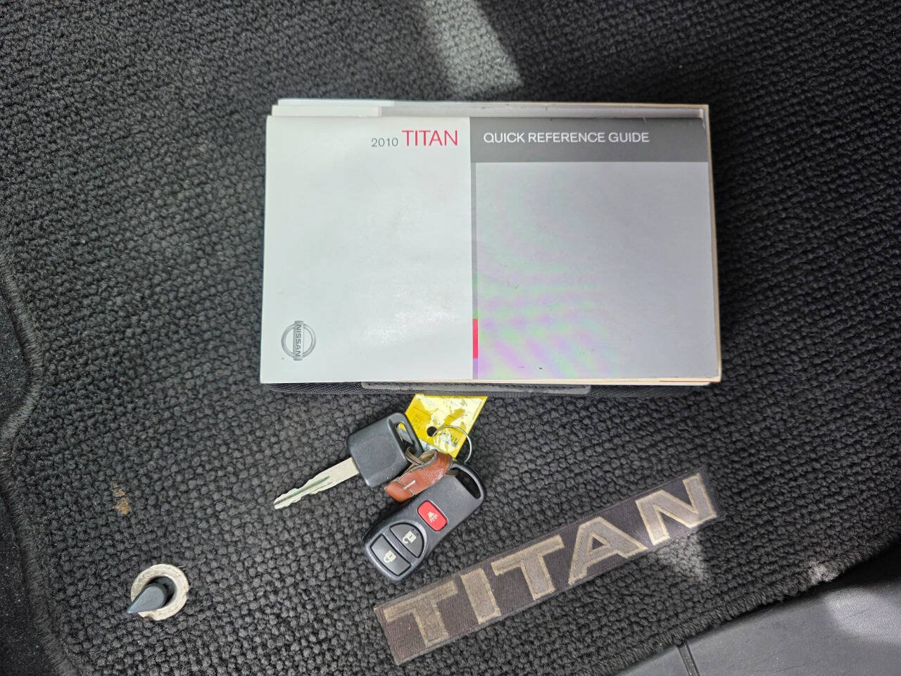 Used 2010 Nissan Titan SE w/ SE Value Truck Pkg AWD/4WD image 17