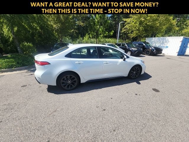 Used 2024 Toyota Corolla SE w/ Convenience Package FWD image 13