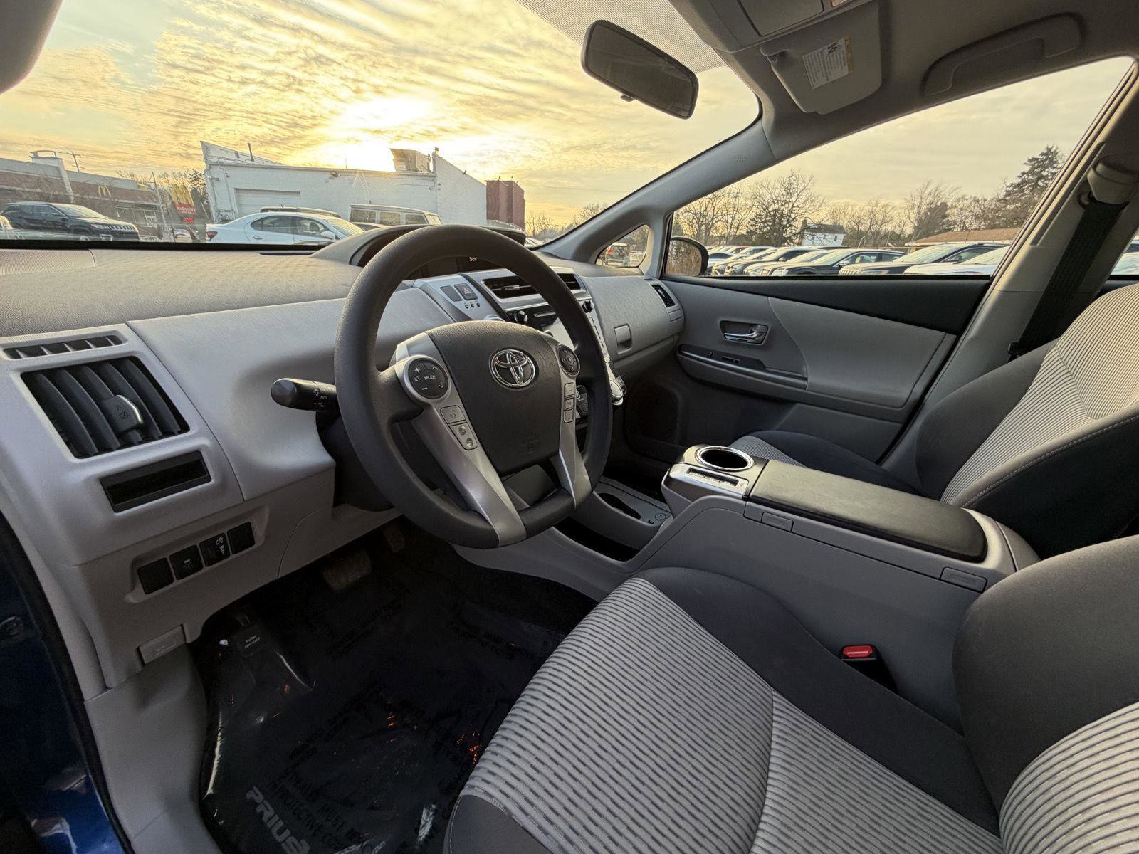 Used 2017 Toyota Prius V Three w/ Carpet Mat Package image 6