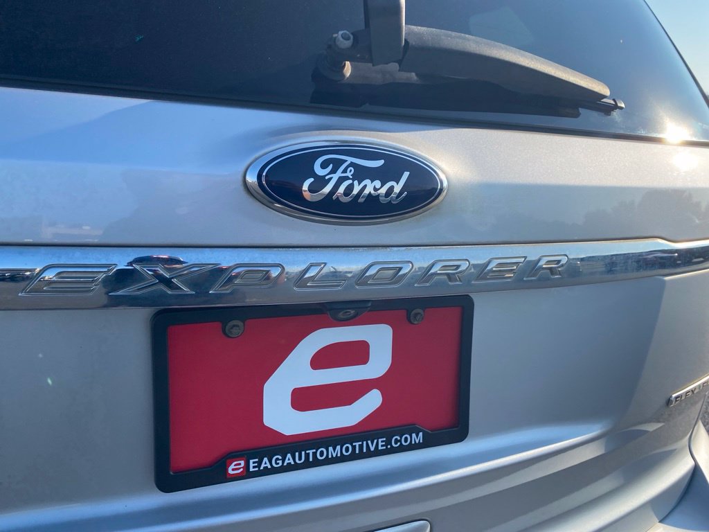 Used 2015 Ford Explorer XLT w/ Equipment Group 202A FWD image 36
